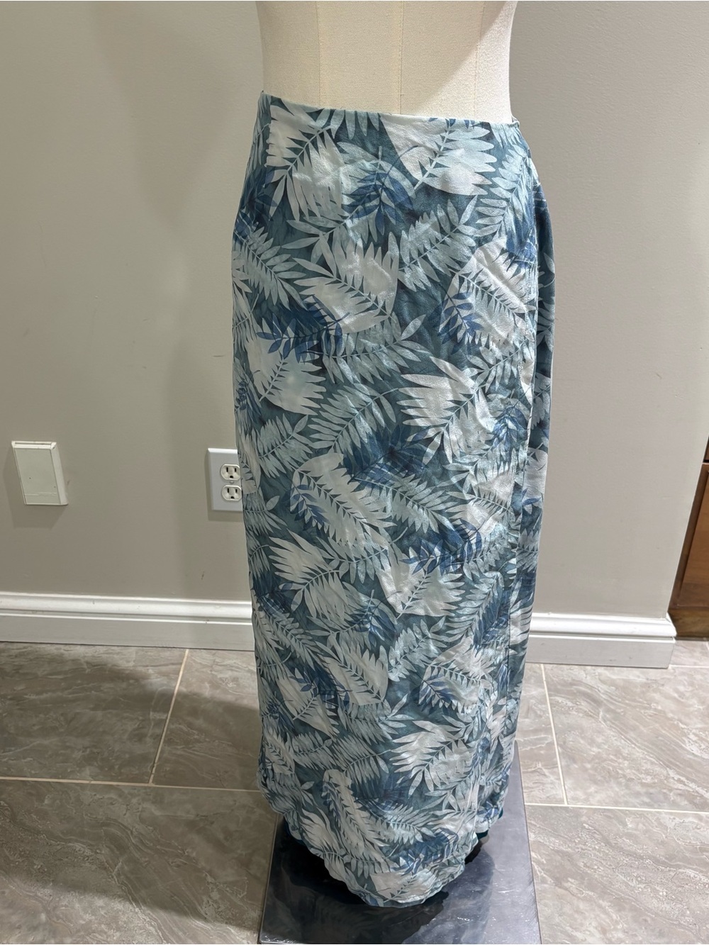 Vtg Liz Claiborne‎ 100% Silk Cottagecore Maxi Skirt Blue White Sz 8 Floral Fairy